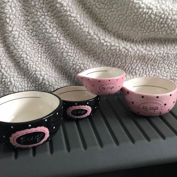Sur La Table Other - NWOT SUR LA TABLE cook in style with cute ceramic measuring cups!